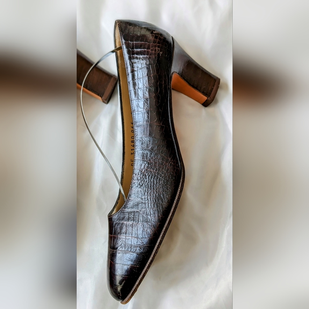 Vintage Salvatore Ferragamo Brown Croc Leather Heels